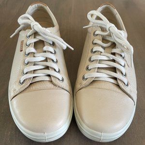 ECCO Women's Soft 7 Sneaker - Vanilla Metallic size EU 38 (approximately 7-7.5)